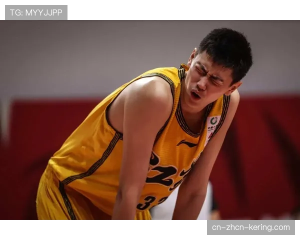 官方消息：江苏肯帝亚主力中锋李禄曈脚踝韧带扭伤，预计缺席四周